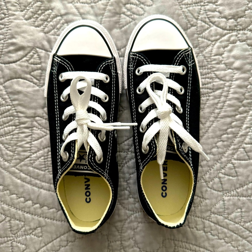 Converse Chuck Taylor All Star sneakers, youth size 1, NEW in box, NEVER worn
